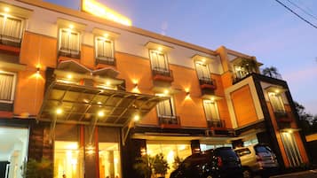 Front of property - evening/night