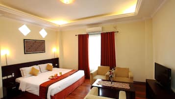 Suite Room | Premium bedding, in-room safe, desk, rollaway beds