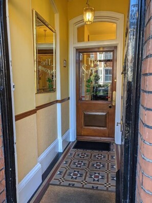 Property entrance - The Sycamore Guest House (York)