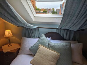 Small Double Room with Private External Bathroom - The Sycamore Guest House (York)