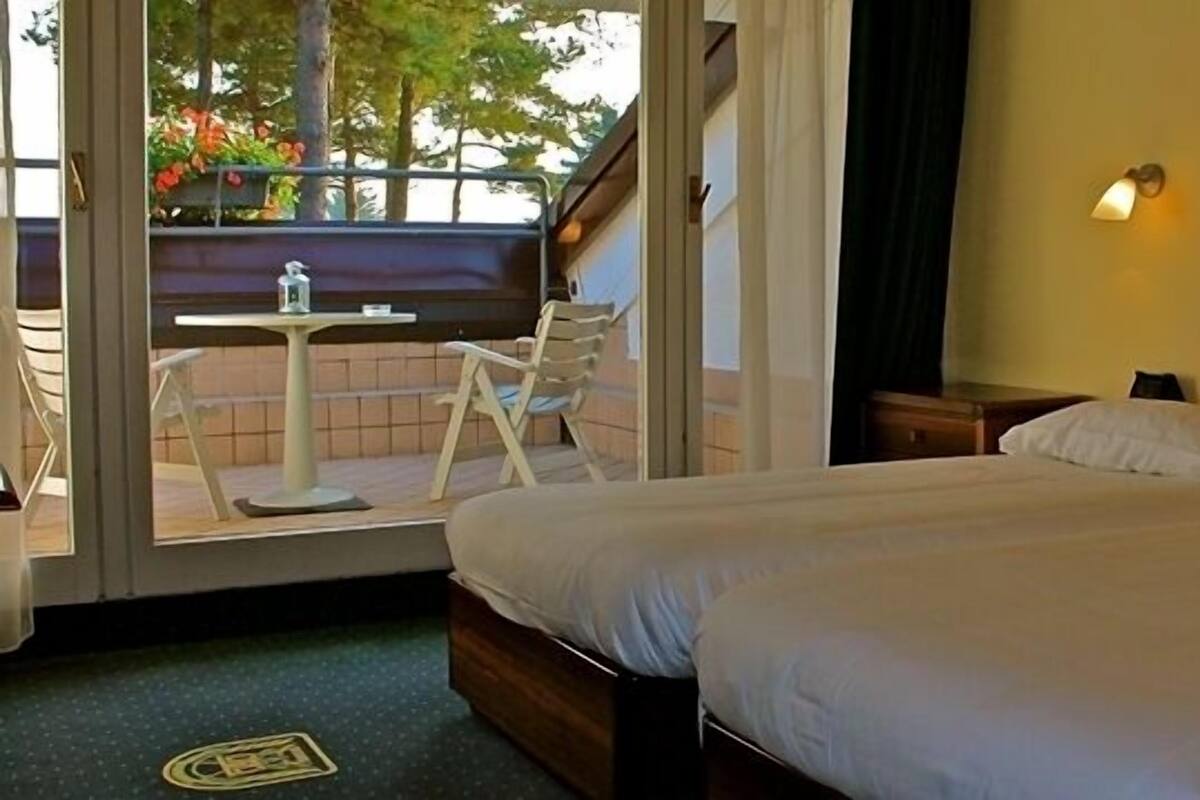 down duvets, minibar, in-room safe, desk