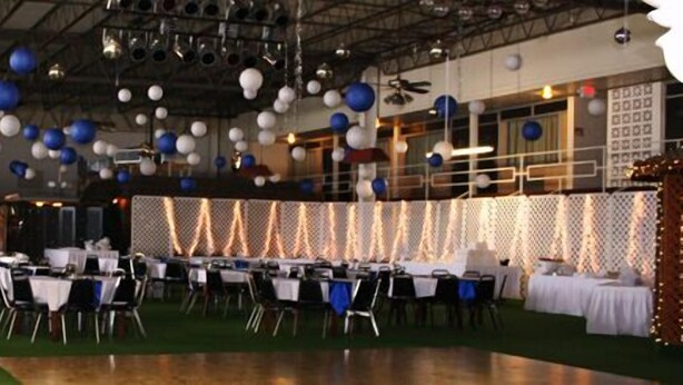 Banquet hall - The Holiday Motel & Restaurant (Olney)
