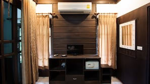 Suite, 1 Bedroom | 1 bedroom, in-room safe, desk, blackout drapes