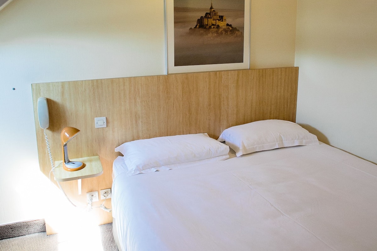 superior quadruple room (shower) | desk, soundproofing, iron/ironing board, free wifi