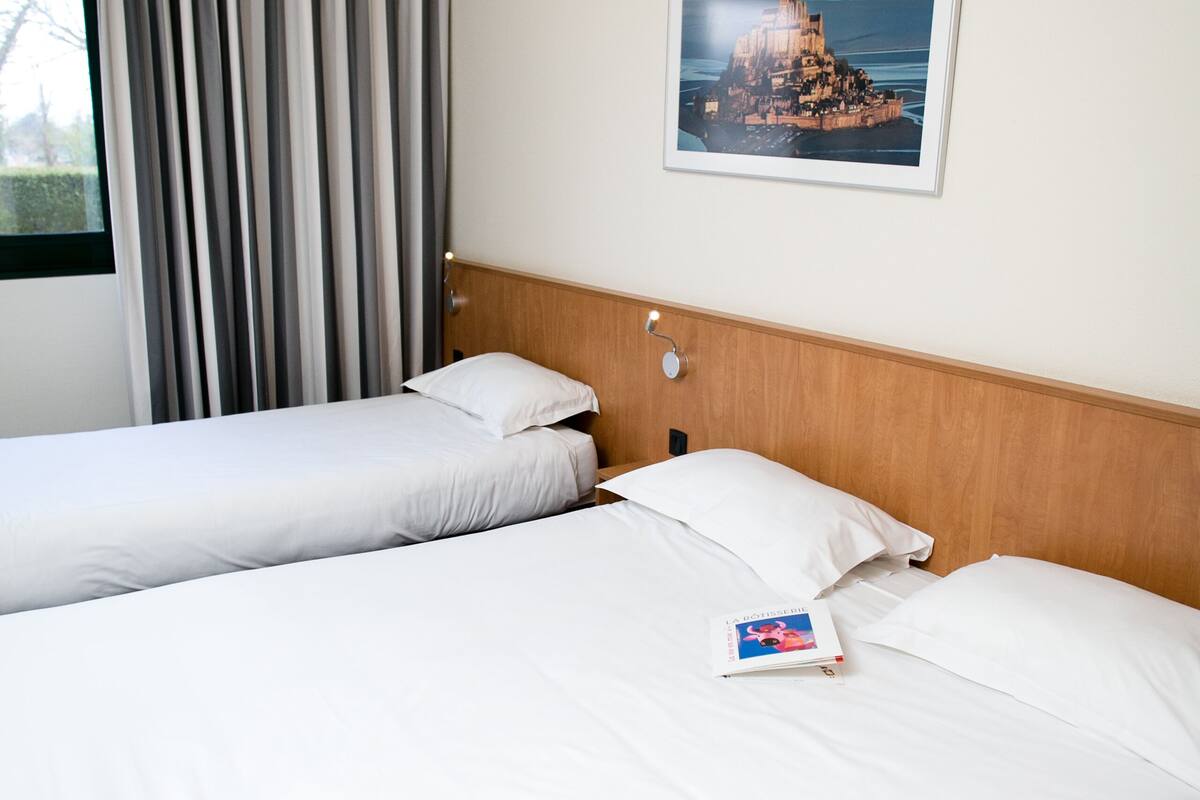 triple room | desk, soundproofing, iron/ironing board, free wifi