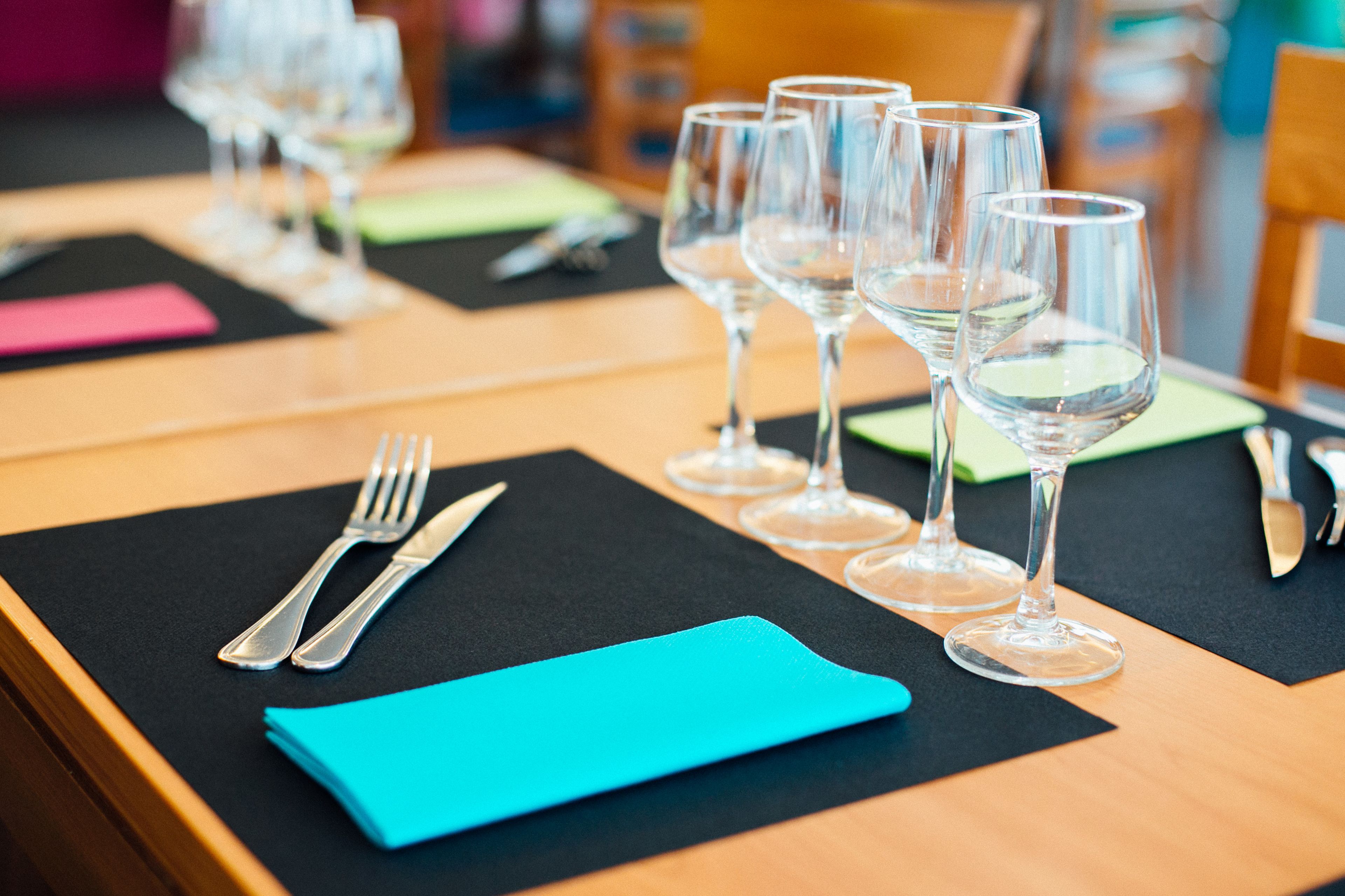 lunch, dinner served; regional cuisine, al fresco dining