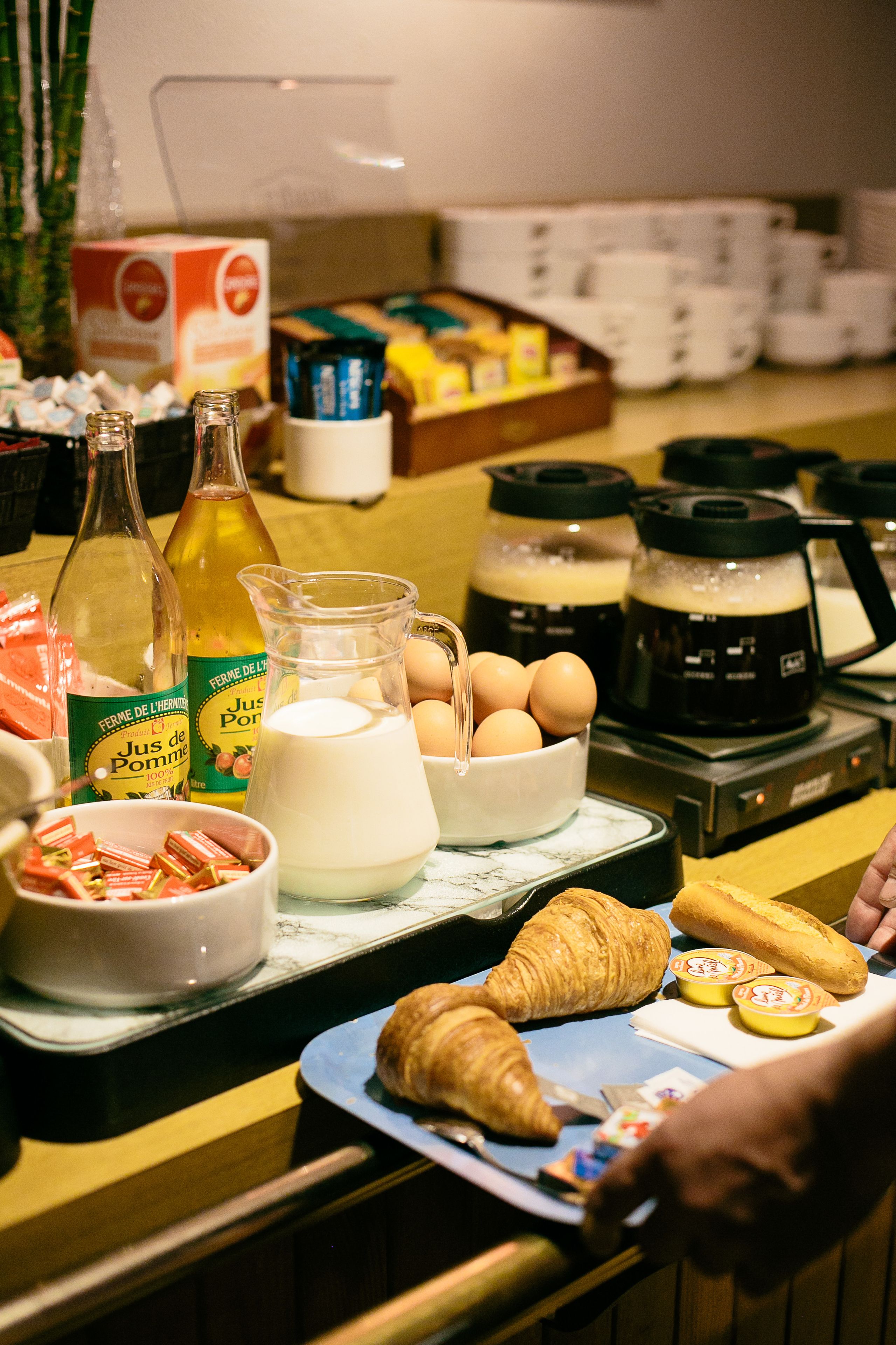 daily buffet breakfast (eur 9 per person)
