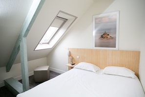 Chambre Quadruple Supérieure, douche | Bureau, chambres insonorisées, fer et planche à repasser, Wi-Fi gratuit