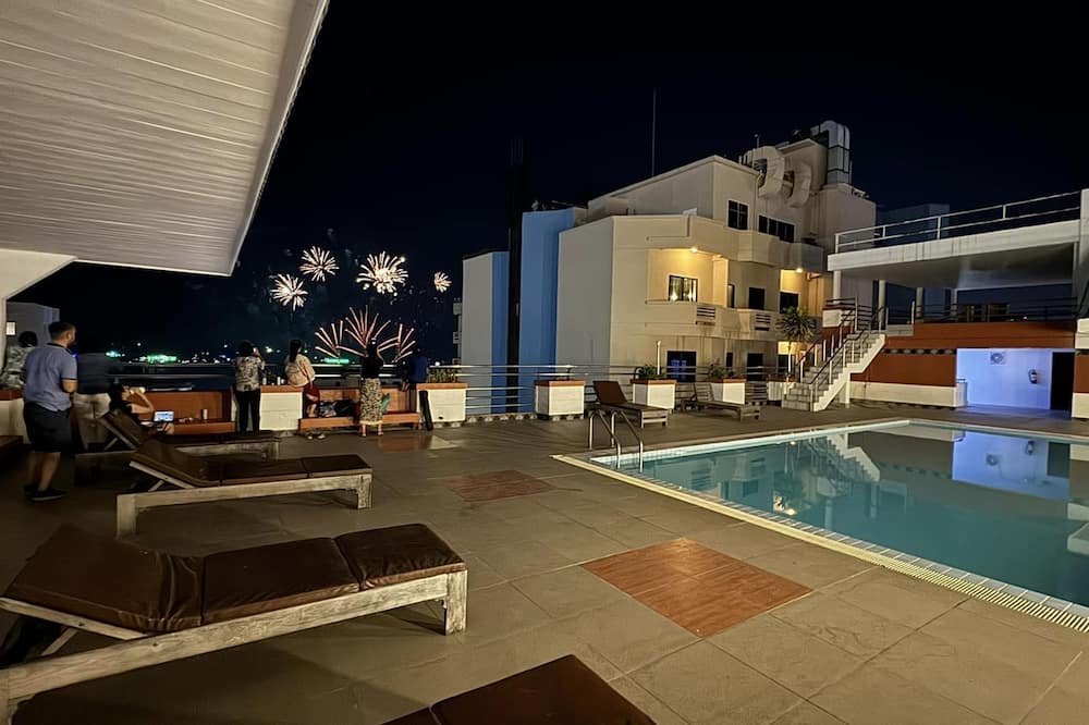 Highfive Hotel