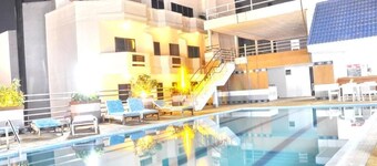 Highfive Hotel