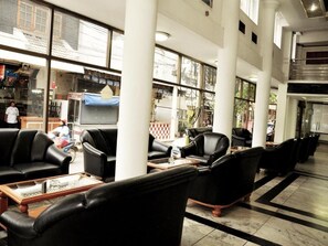 Lobby - Highfive Hotel (Pattaya)