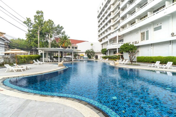 Pool - Welcome Plaza Hotel (Pattaya)