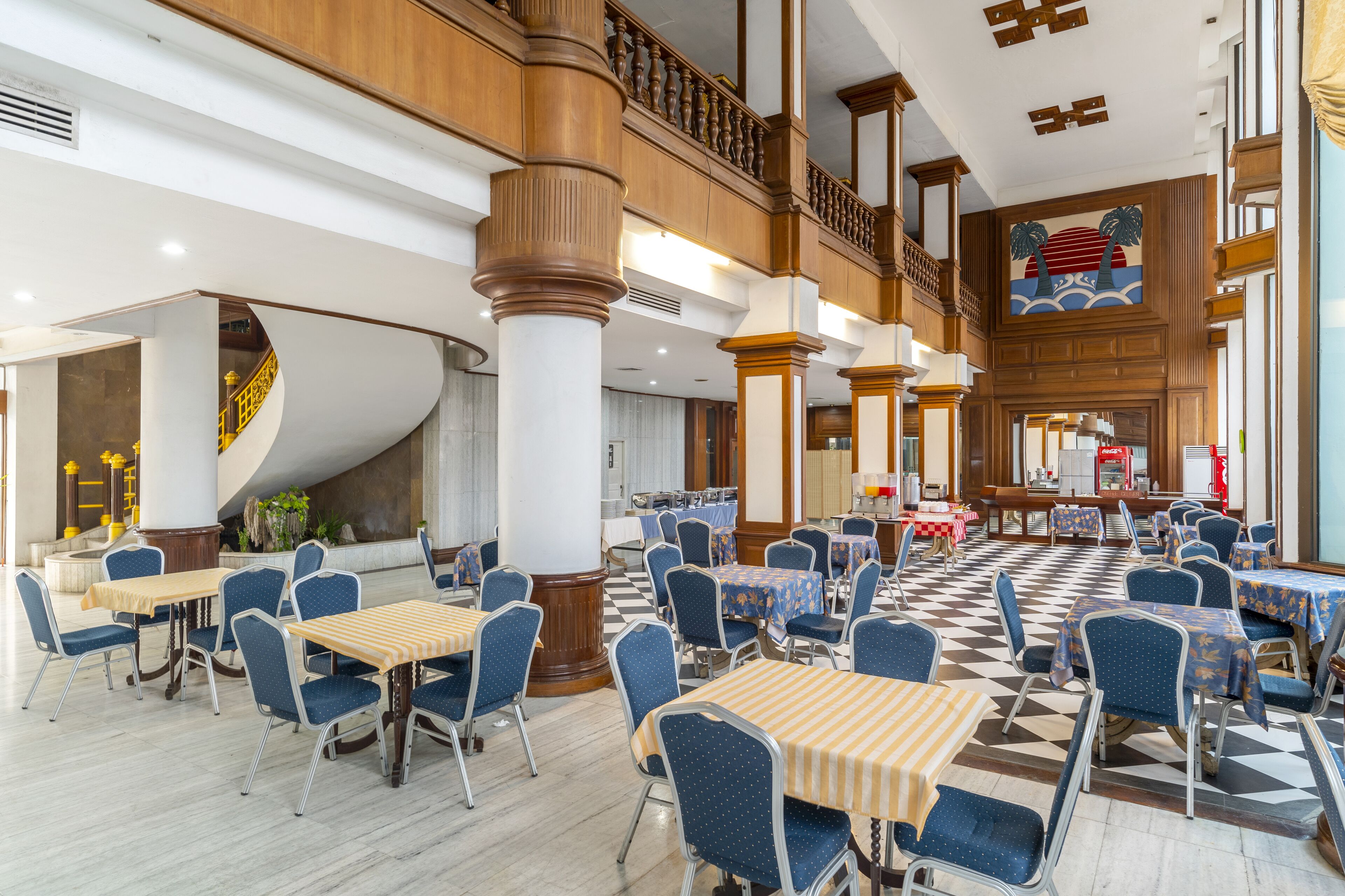 Photo - Welcome Plaza Hotel