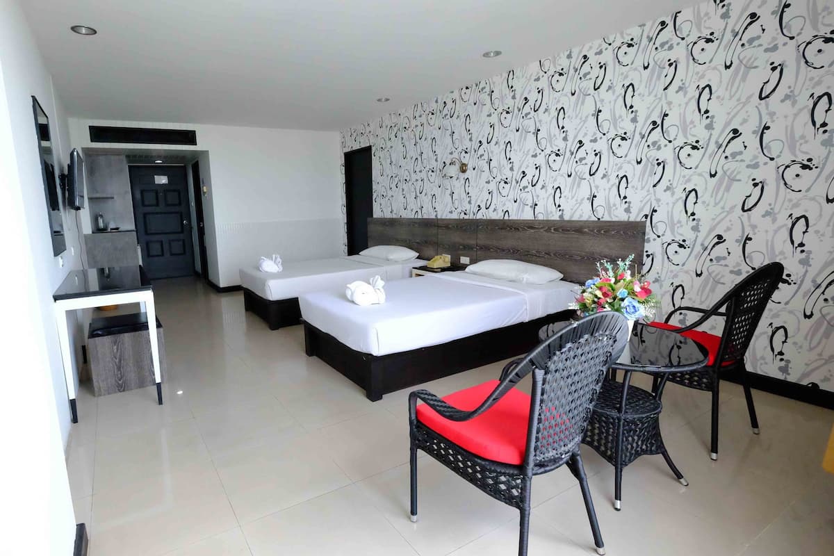 Deluxe City View Breakfast Included | Minibar, desk, WiFi (free)