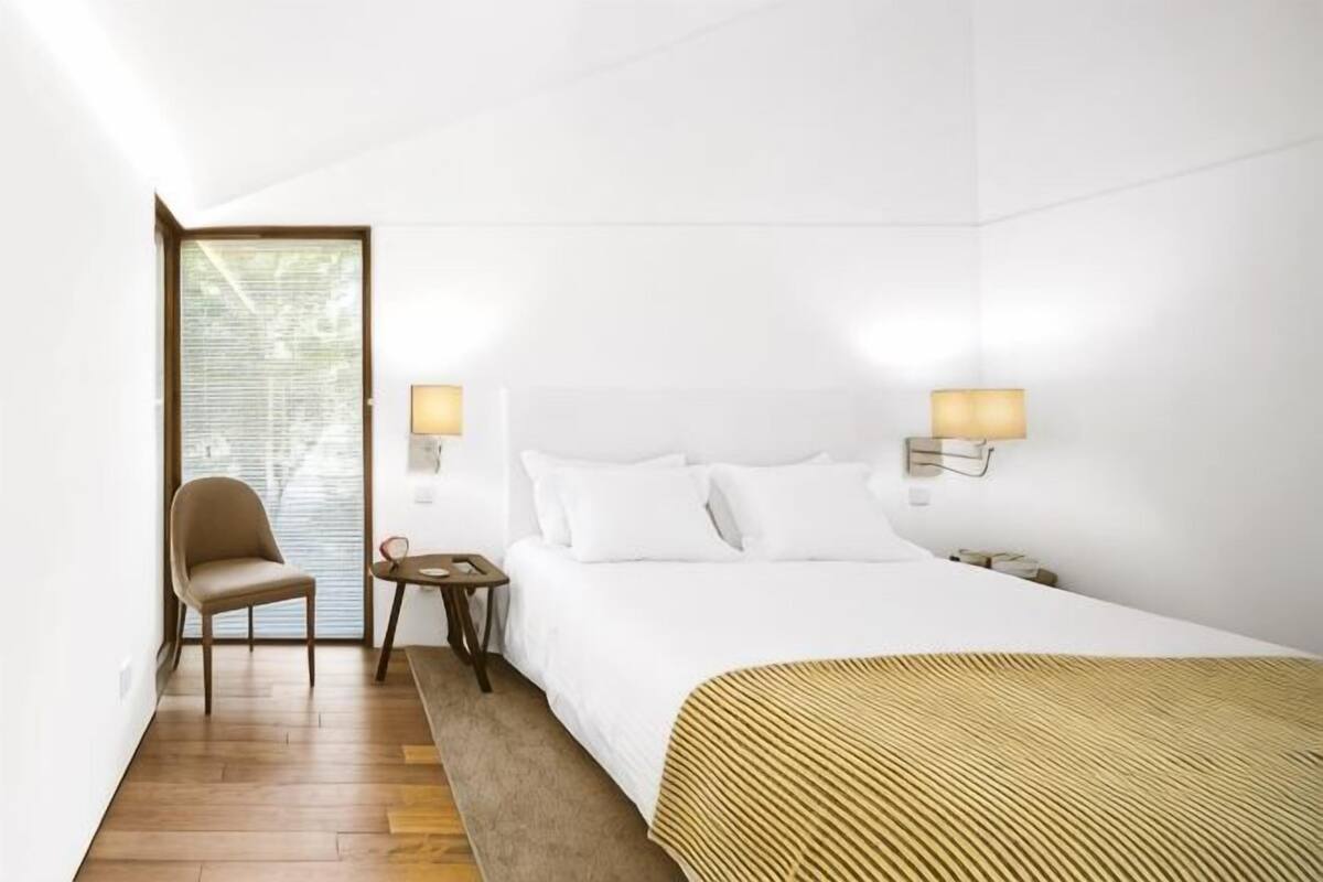 In-room safe, blackout curtains, soundproofing, WiFi