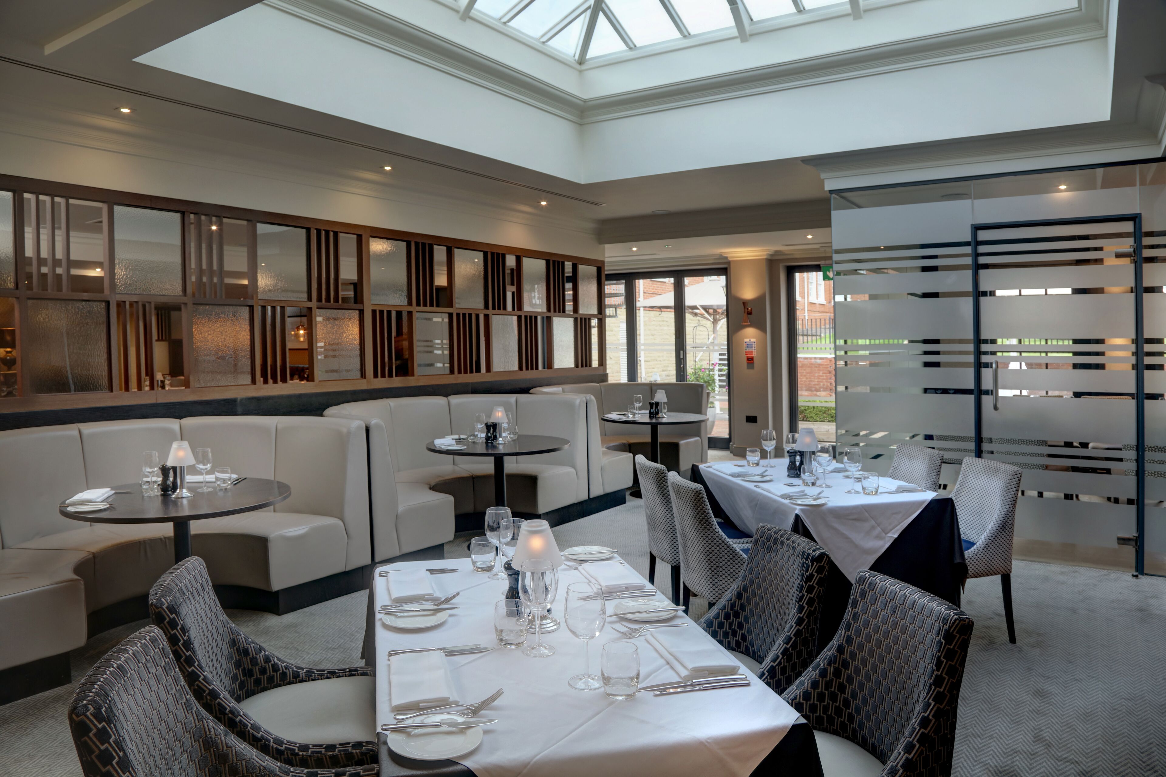 breakfast, lunch, dinner served; british cuisine