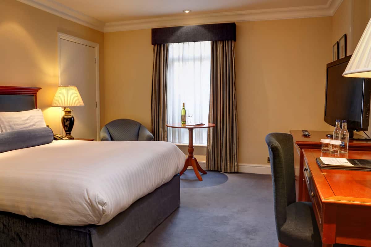 In-room safe, desk, laptop workspace, blackout drapes