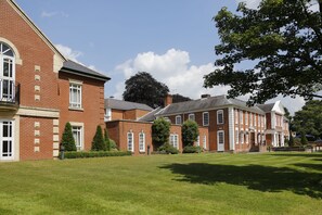 Property grounds - Manor Hotel Solihull, BW Signature Collection (Solihull)