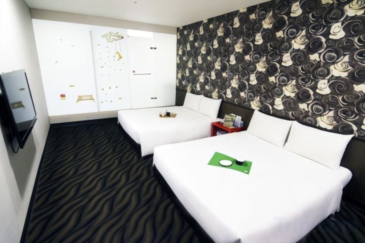 1 bedroom, desk, WiFi (free), bed sheets