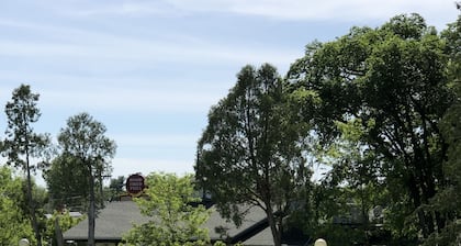Amber's Inn & Suites