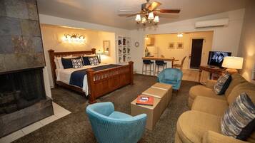 Estudio, 1 cama King size, chimenea | Ropa de cama de alta calidad y camas con pillow-top