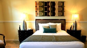 Suite | In-room safe, individually decorated, desk, iron/ironing board - Casa Margarita Hotel Boutique (Cancun)