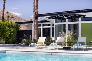 Outdoor pool, open 8:00 AM to 10:00 PM, pool umbrellas, sun loungers - The Three Fifty Hotel (Palm Springs)