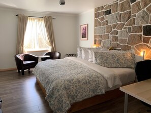 Superior-Zimmer | Hochwertige Bettwaren, Pillowtop-Betten, kostenloses WLAN