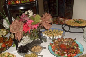 Free daily English breakfast 