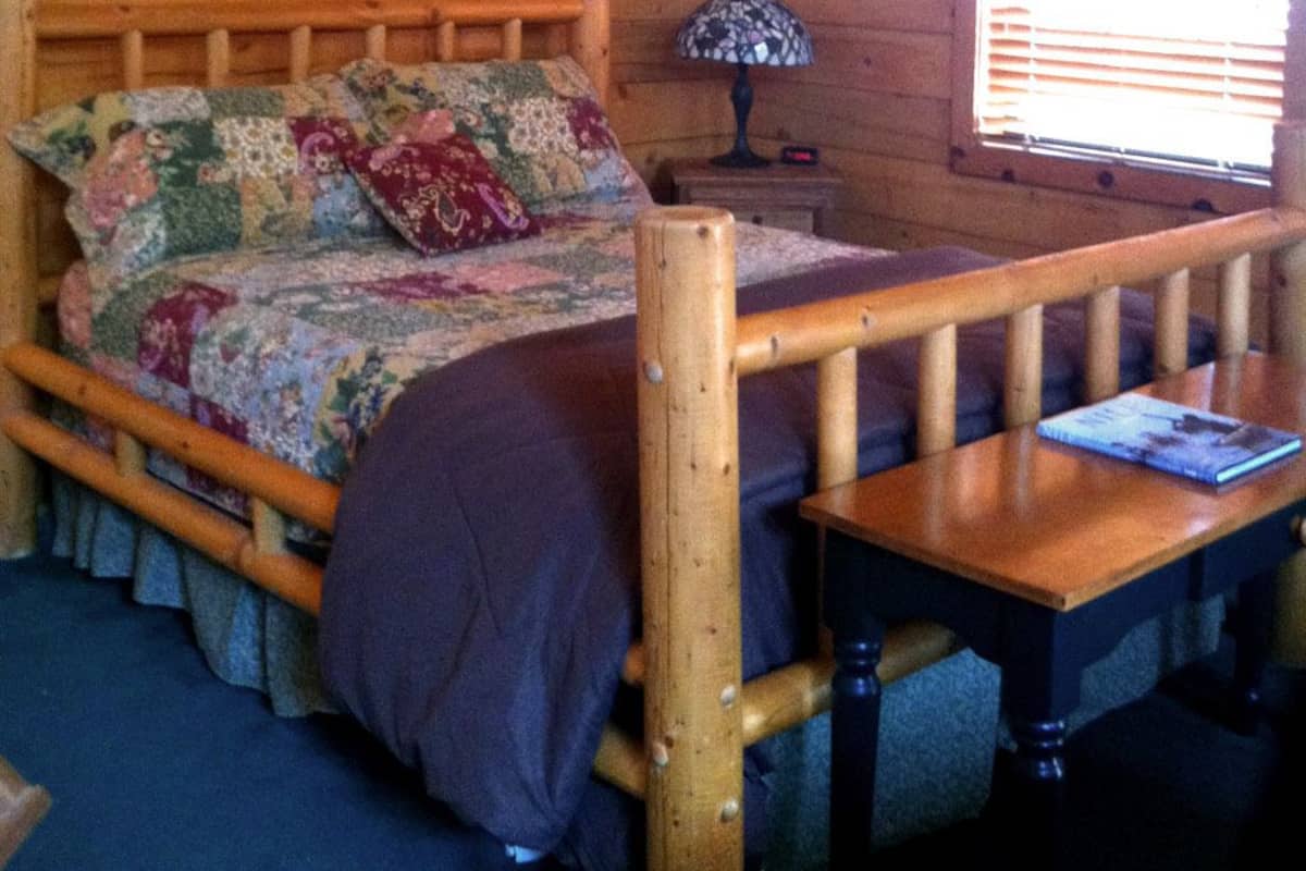 Superior Cabin, 1 Queen Bed, Valley View | Premium bedding, iron/ironing board