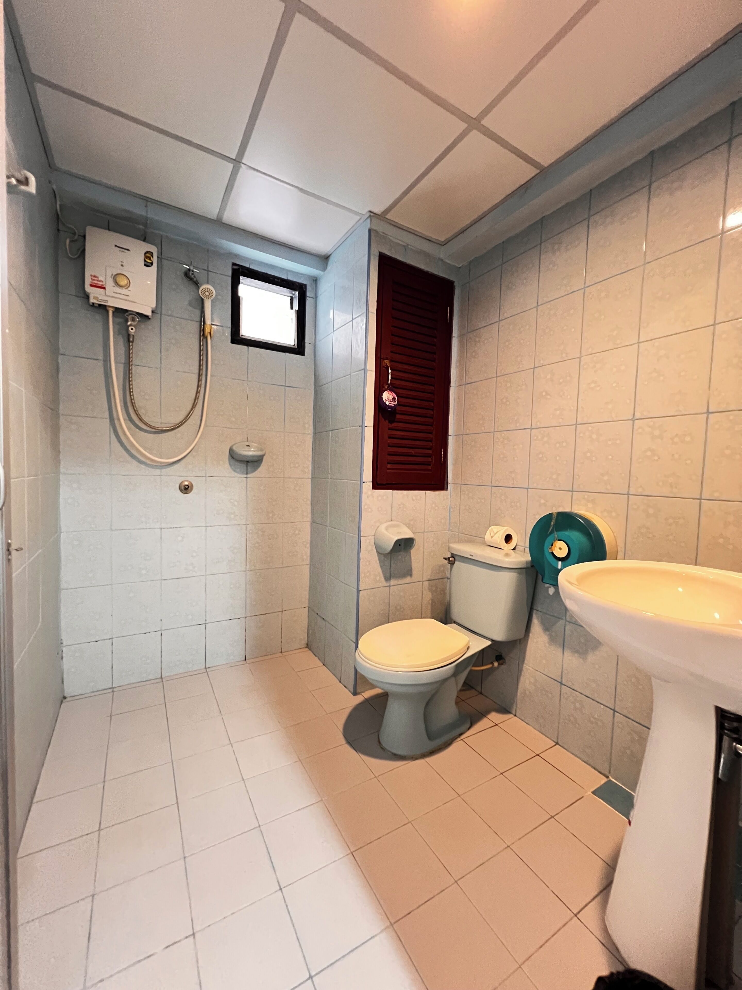 Shower, towels