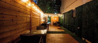 Waikiki Beachside Hostel