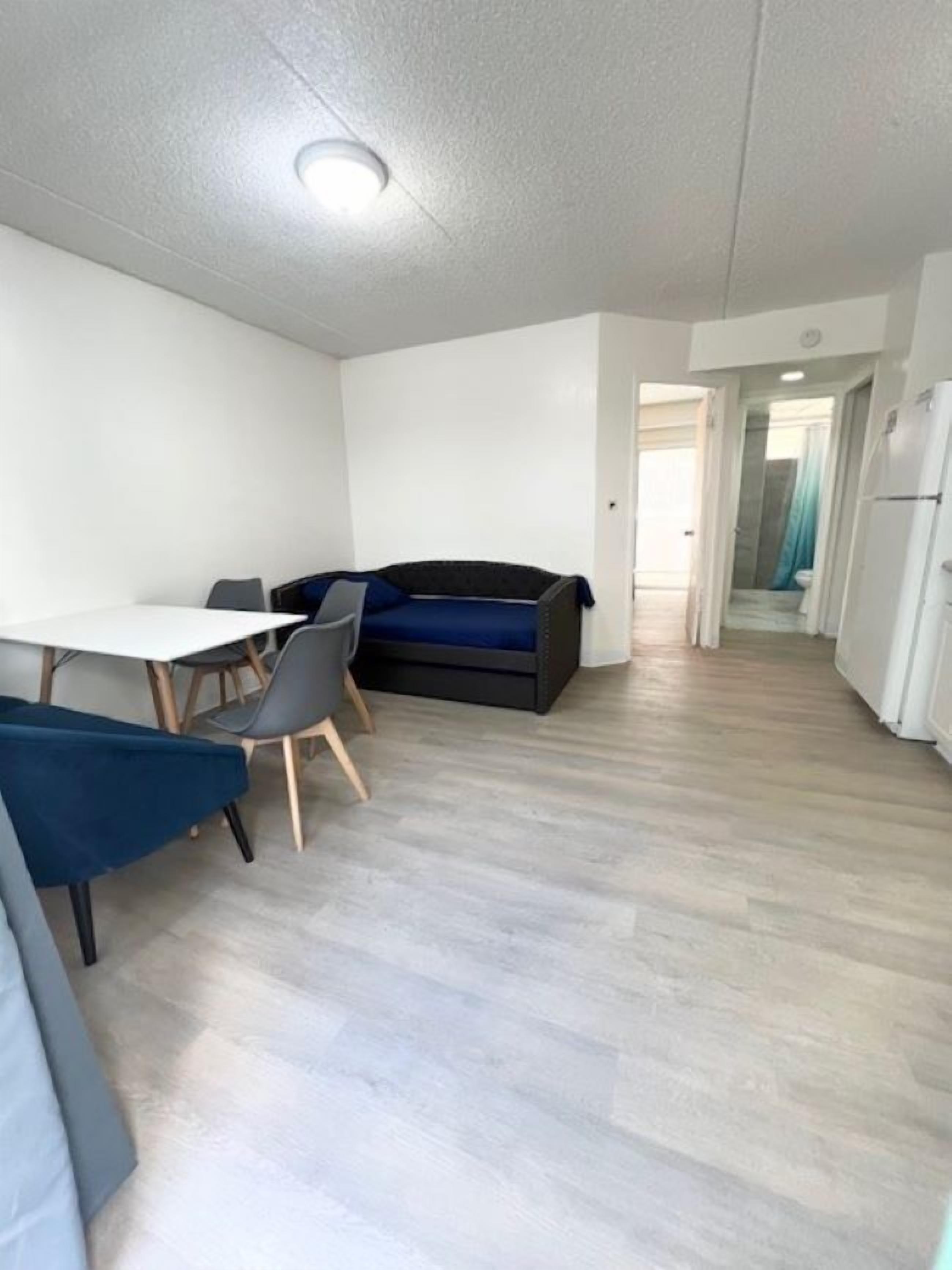 Photo - Waikiki Beachside Hostel