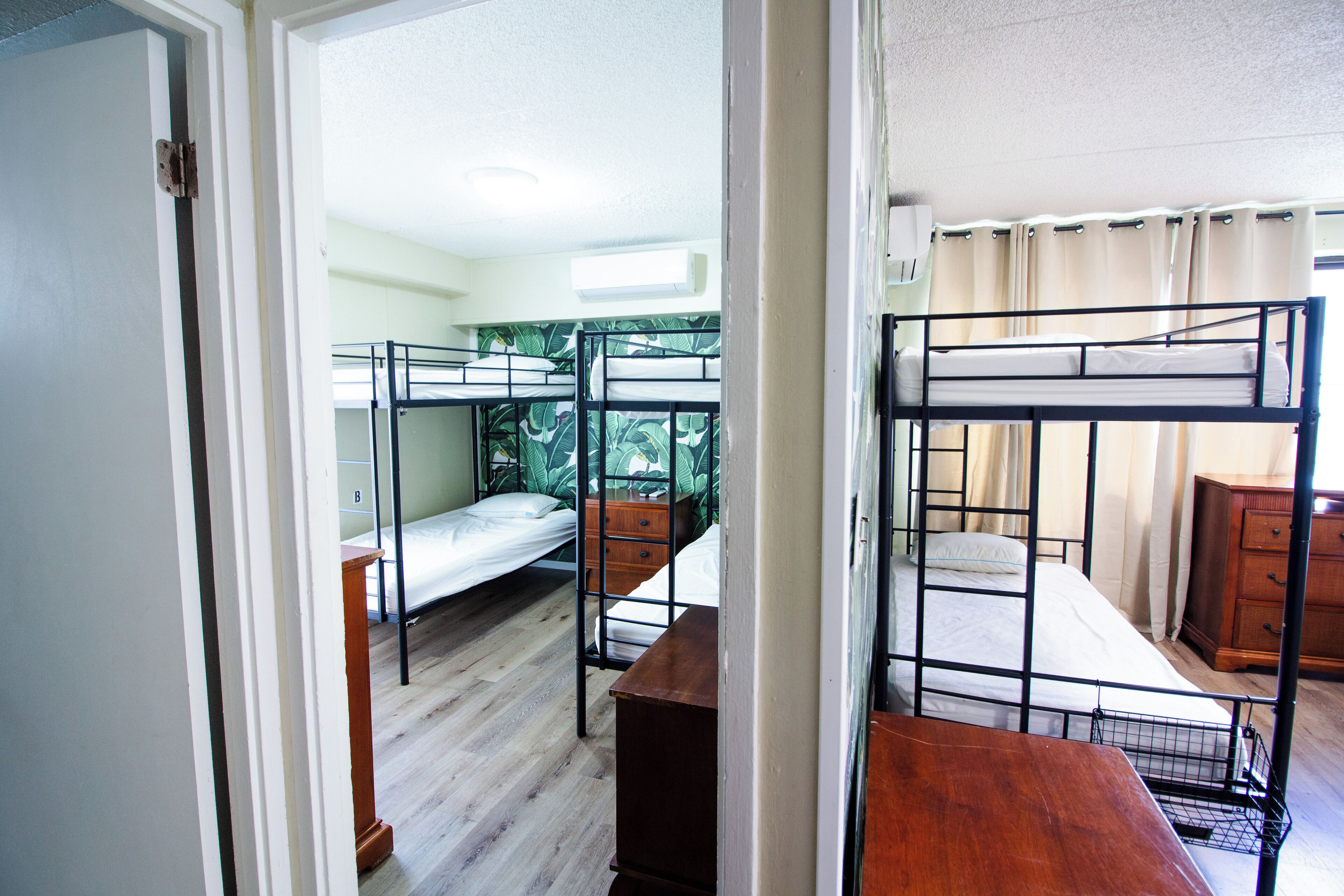 Photo - Waikiki Beachside Hostel