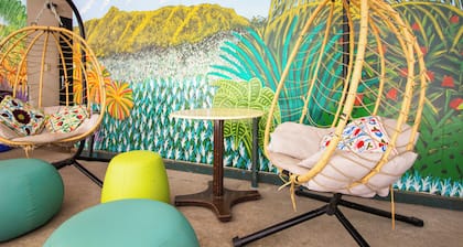 Waikiki Beachside Hostel