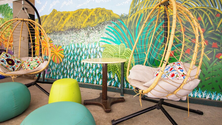 Waikiki Beachside Hostel