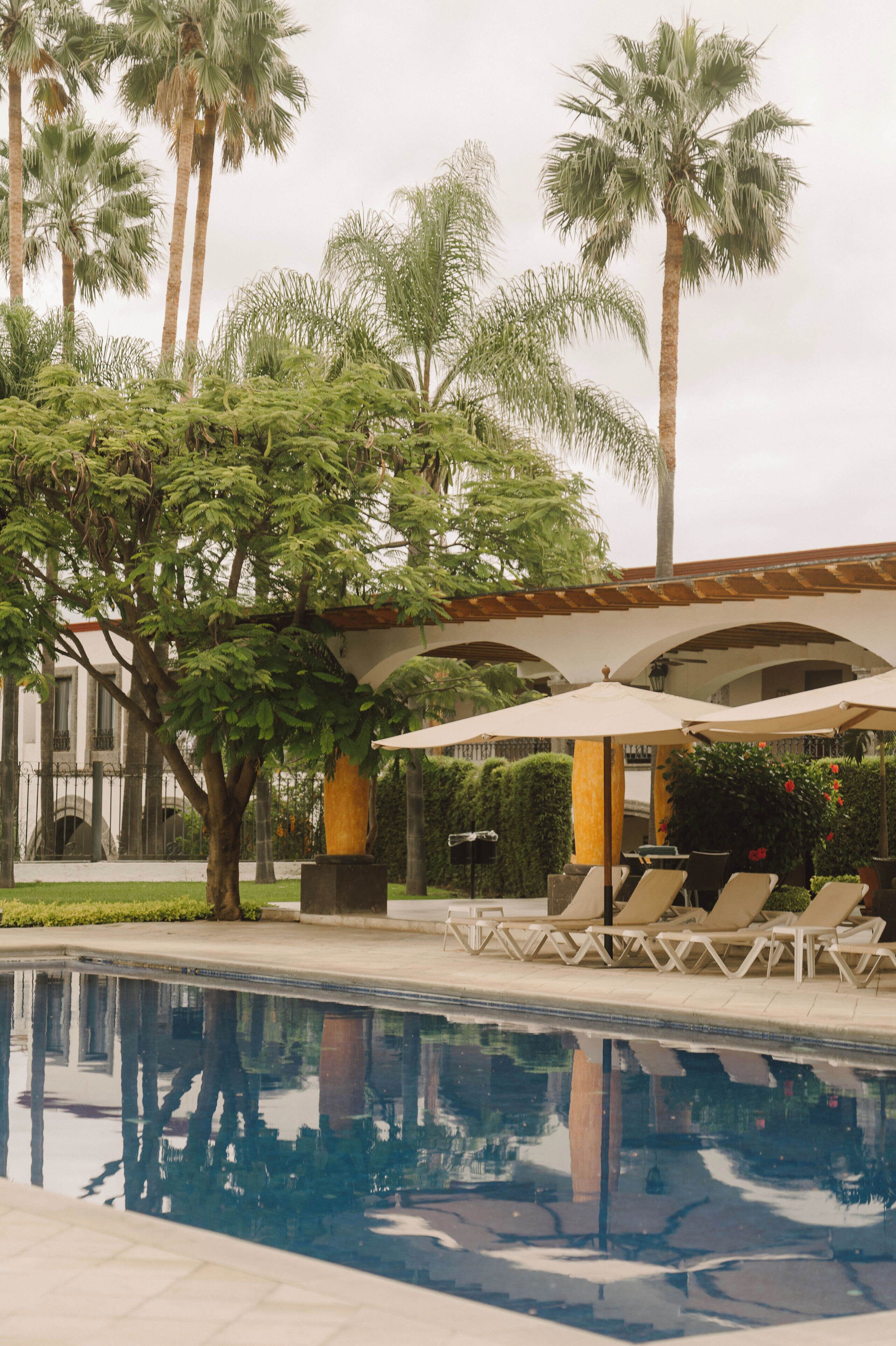 32-inch Smart TV with digital channels, TV