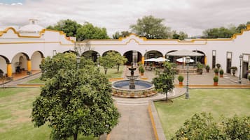 Fachada da propriedade