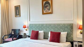 Deluxe Room, 1 Double Bed | Premium bedding, Select Comfort beds, minibar, in-room safe