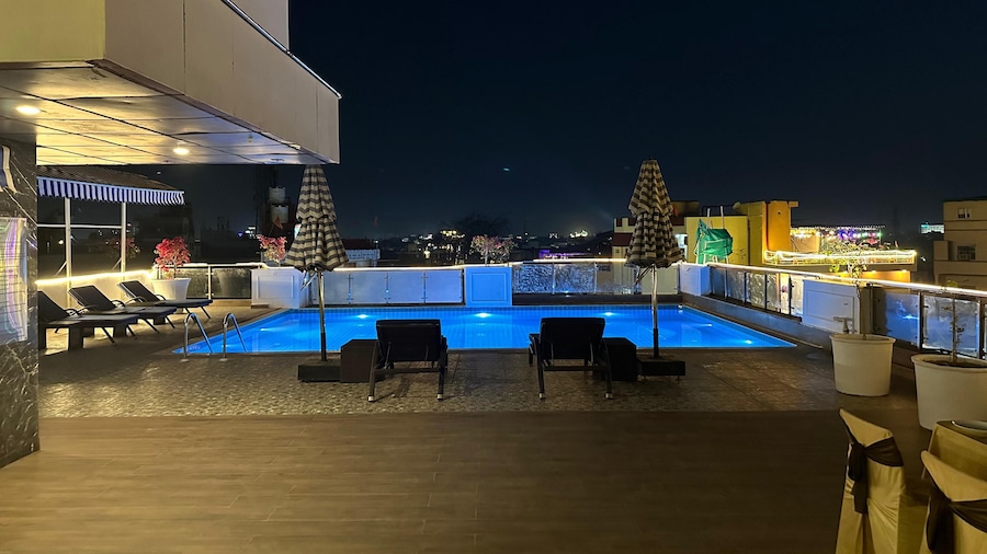 Hotel Atulyaa Taj