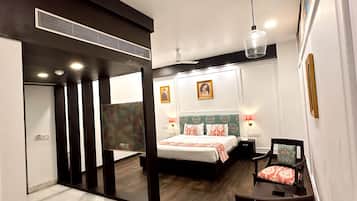 Superior kamer, 1 tweepersoonsbed, bad | Luxe beddengoed, Select Comfort-bedden, een minibar