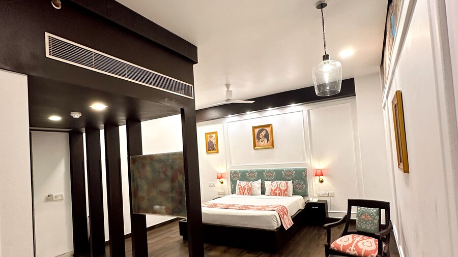 Hotel Atulyaa Taj