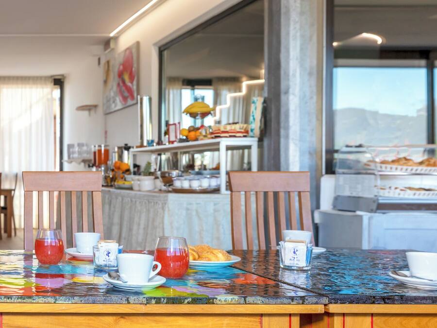 Daily buffet breakfast for a fee