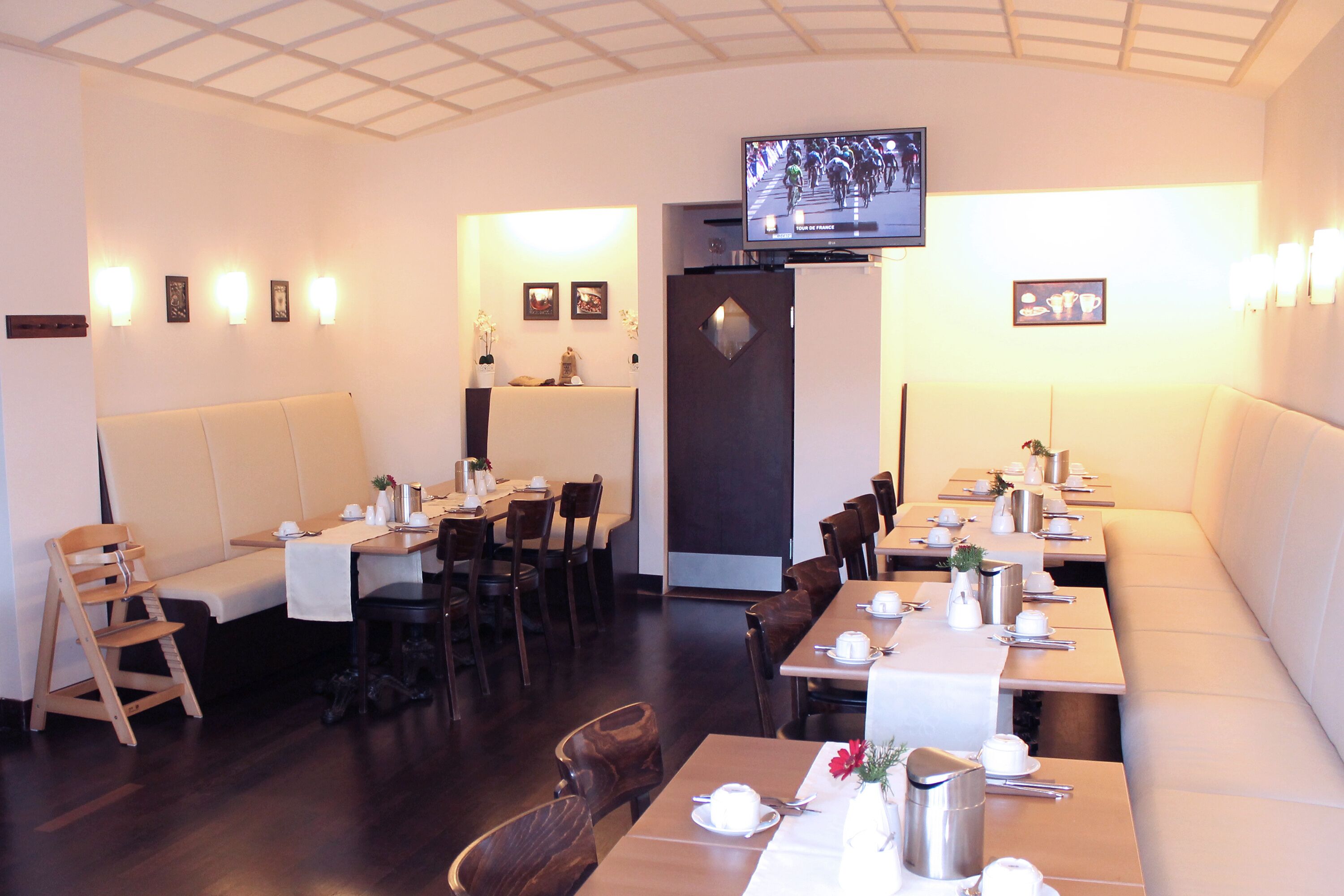 Frokostbuffé på hverdagene (EUR 15 per person)