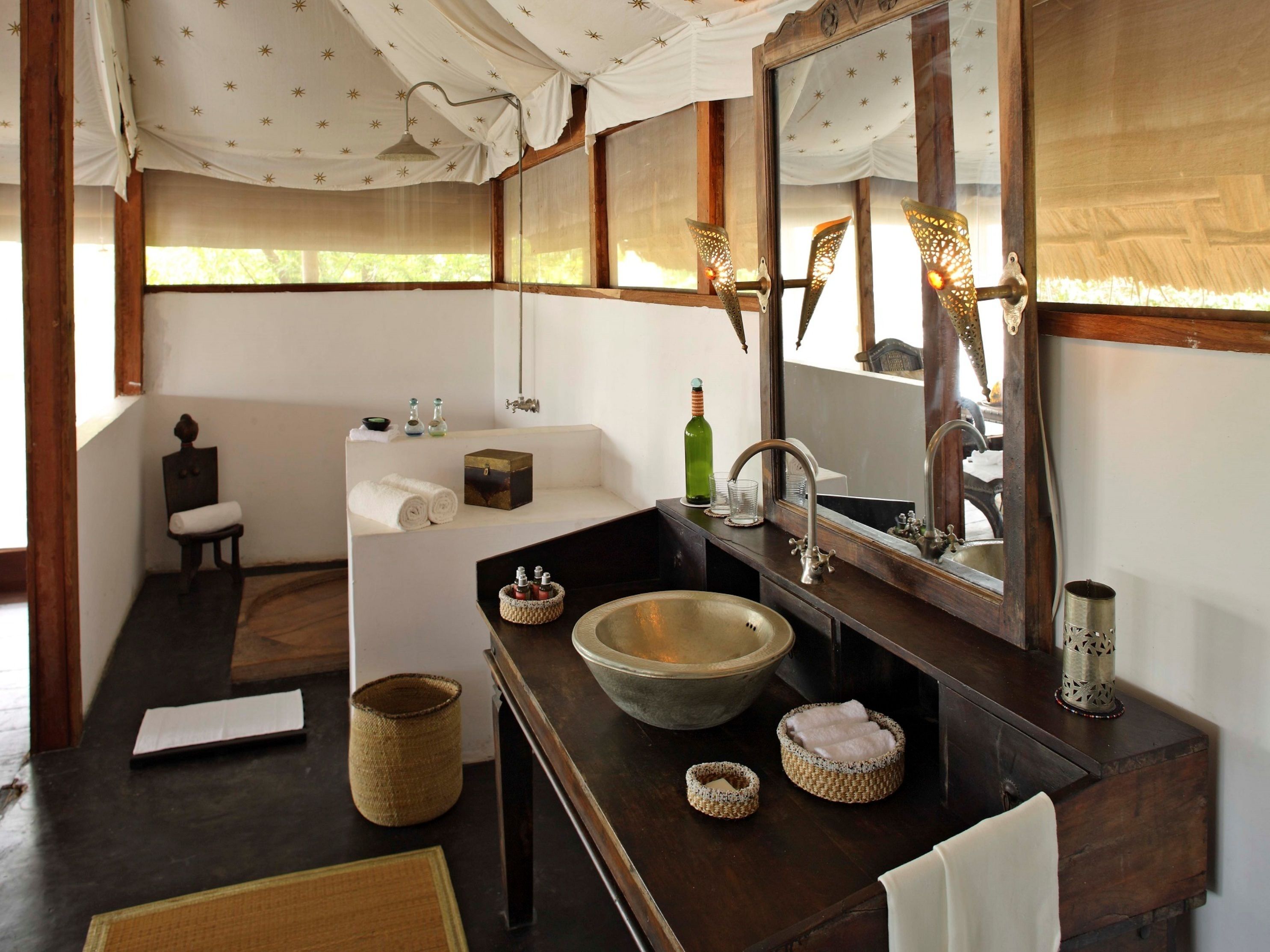 River Suite | Bathroom | Hair dryer, towels