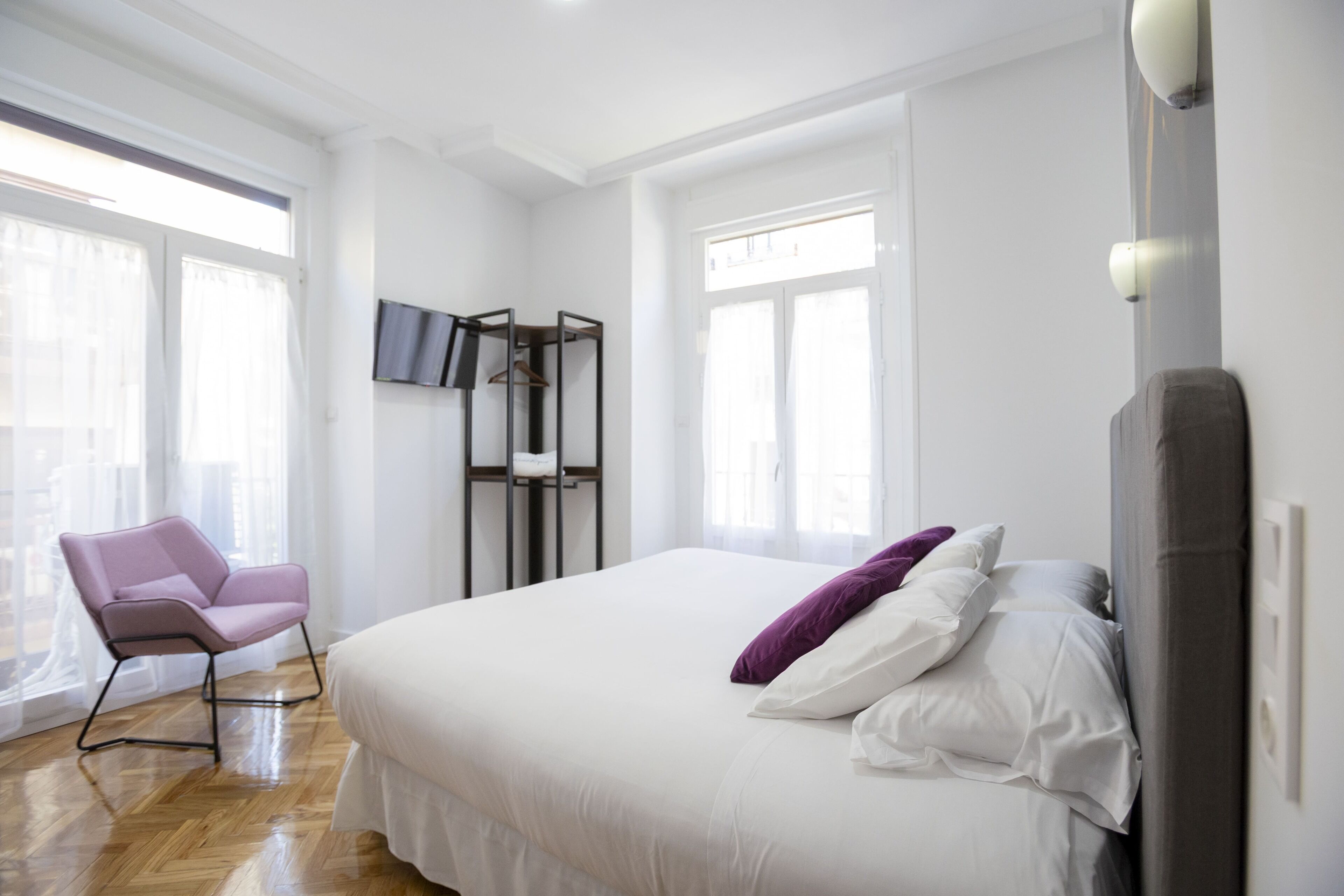 Habitación doble superior, 1 cama matrimonial o 2 camas individuales | Edredón, caja de seguridad en la habitación y decoración personalizada 