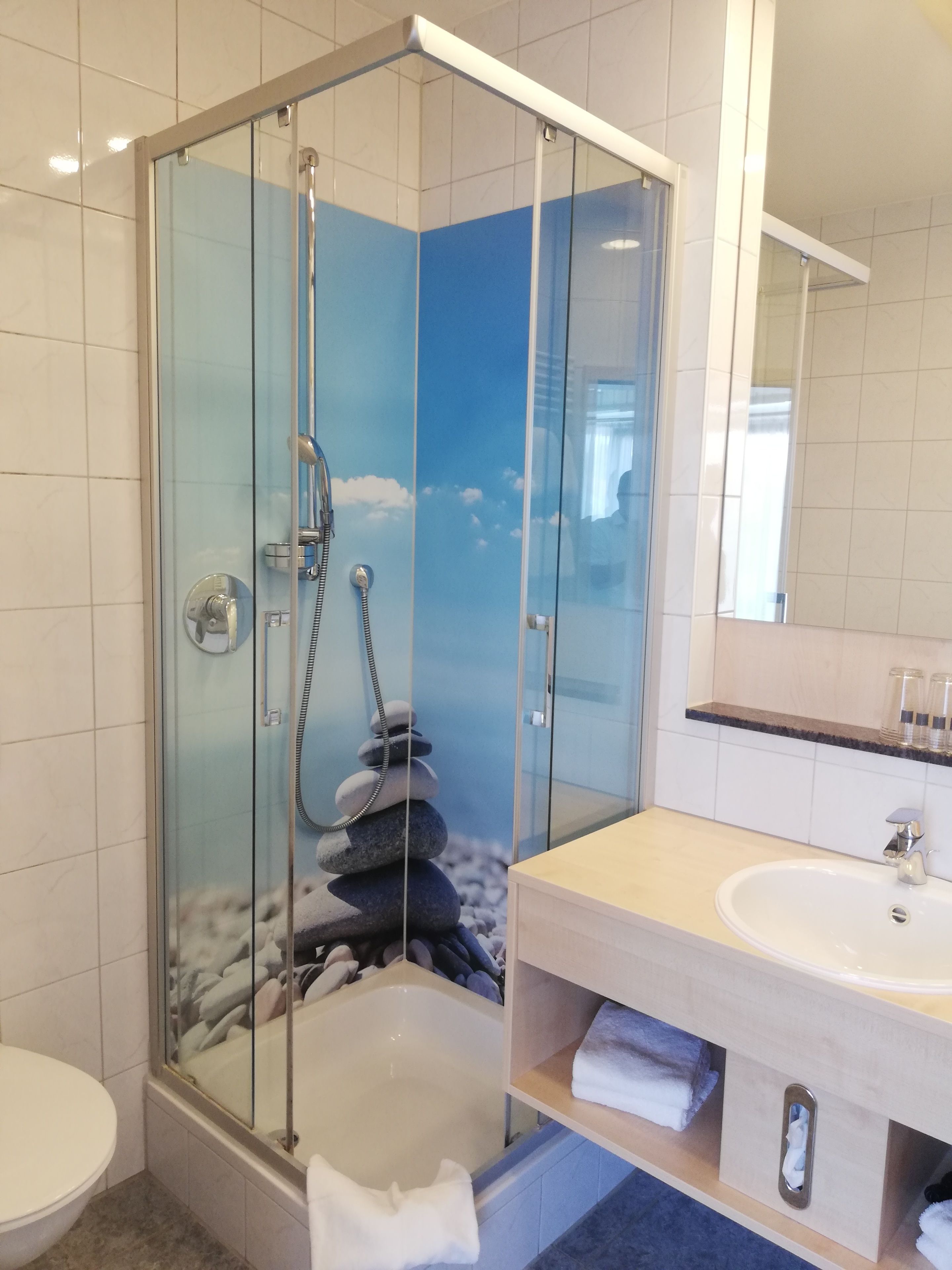 family room | hypo-allergenic bedding, minibar, in-room safe, desk