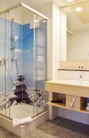 Free toiletries, hair dryer, towels