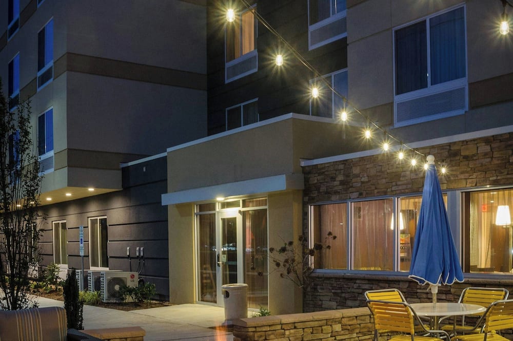Fairfield Inn & Suites by Marriott Fayetteville North