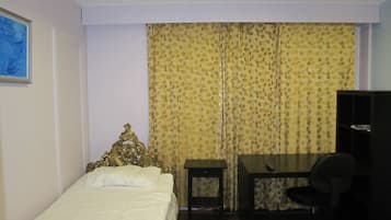 Desk, laptop workspace, iron/ironing board, free WiFi